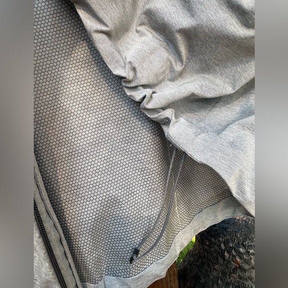 ➡️ ADIDAS Woman’s Lg Climate Proof Terrex Hooded Lightweight Gray Jacket. - Picture 8 of 9